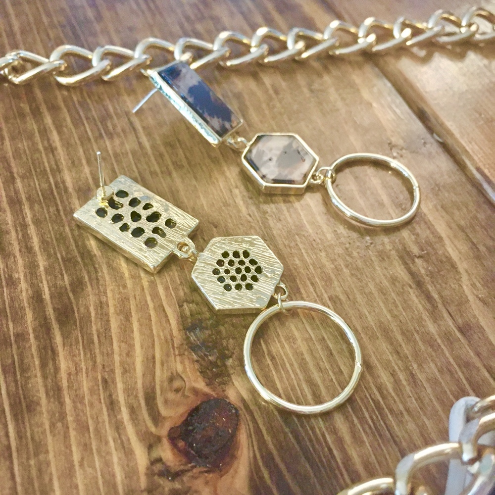 Leopard Print Geometric Hoop Stud Gold Earrings - Picture 7 of 8